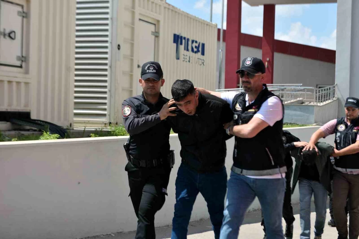 Adana'da torbacılık yaptığı öne sürülen 6 zanlı tutuklandı