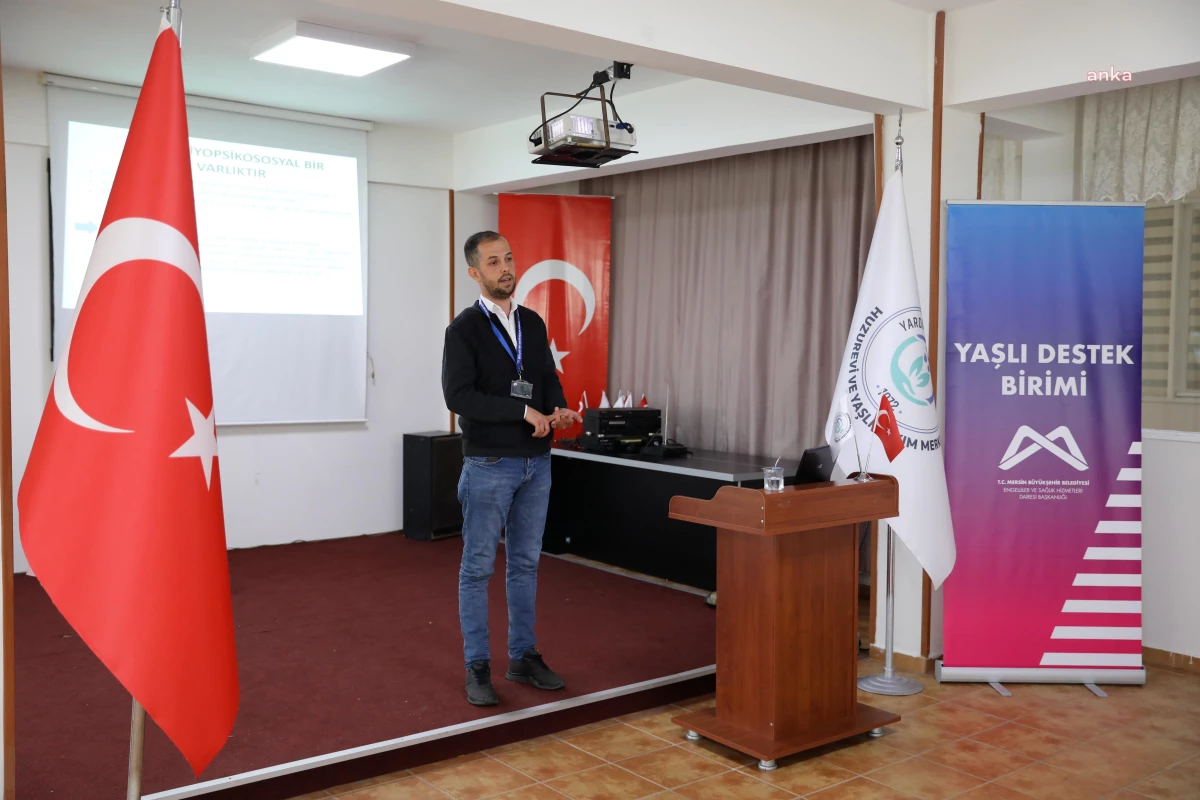 Mersin Büyükşehir Belediyesi Huzurevi İşçisine Yaşlı Bakımı Eğitimi Veriyor