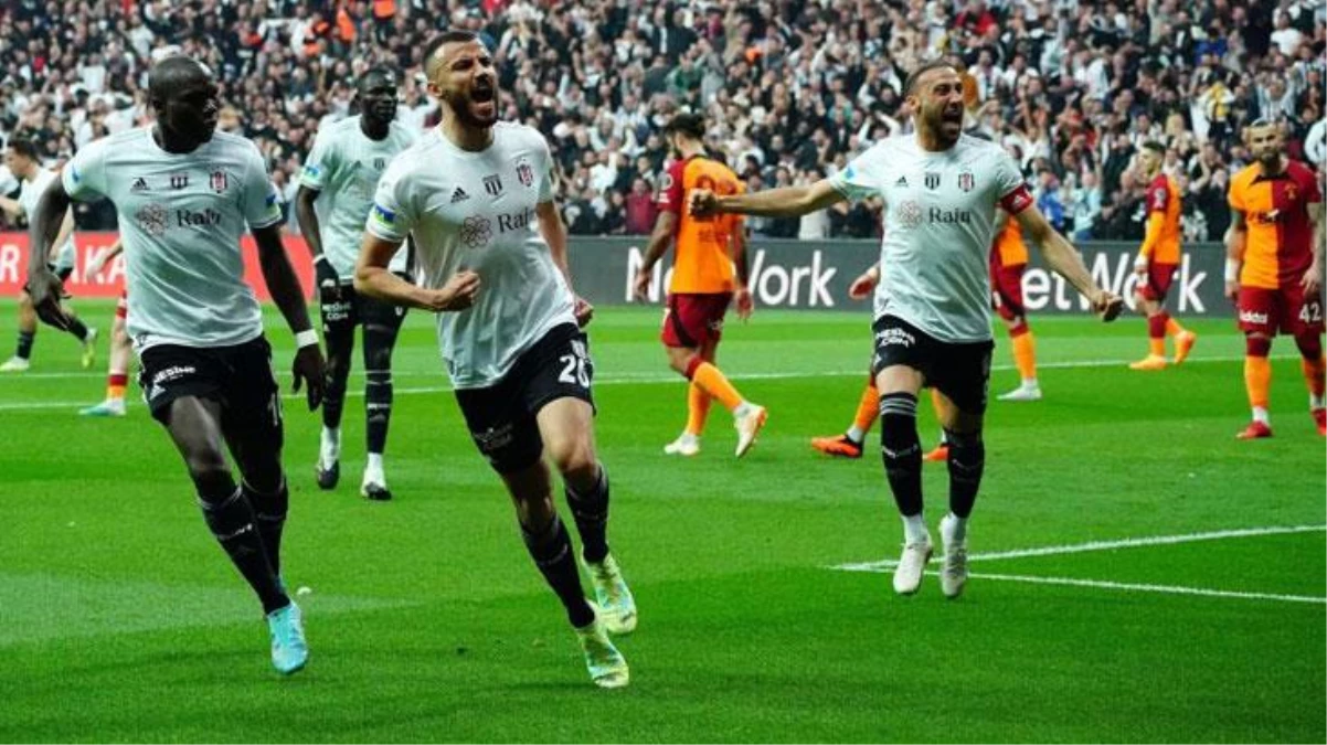 Son Dakika: Beşiktaş, geriye düştüğü derbide Galatasaray'ı 3-1'lik skorla mağlup etti