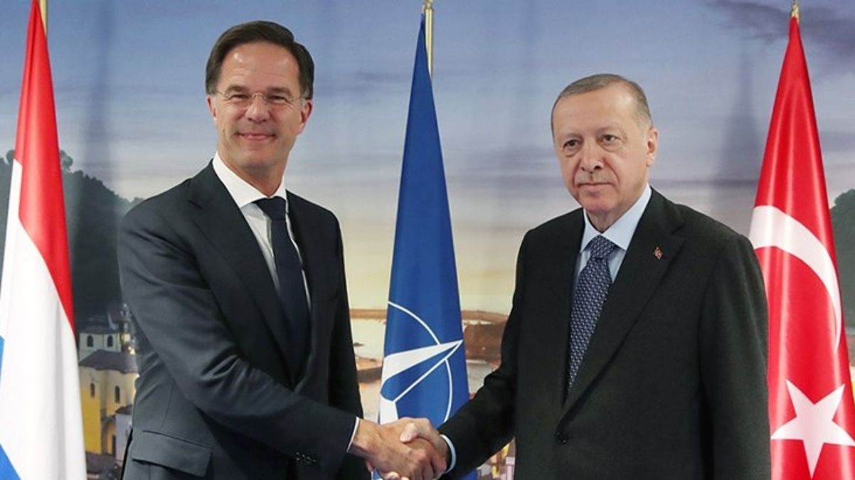 Hollanda Başbakanı Rutte ile görüşen Erdoğan'ın İsveç için kullandığı sözler dikkat çekti